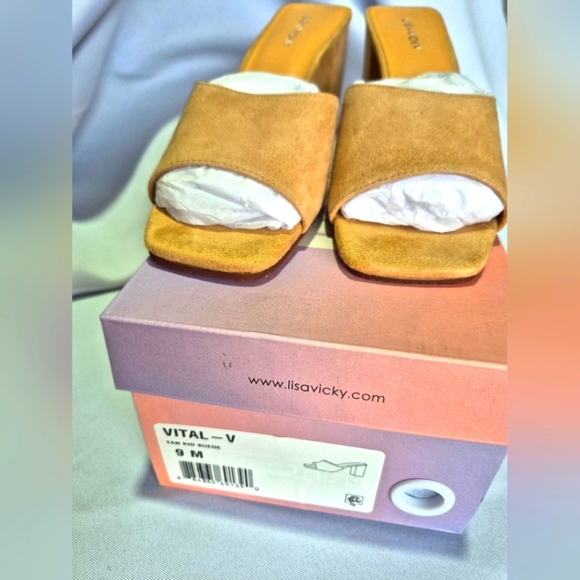 Lisa Vicky’s Women’s Size 9 Tan Women's Slide Sandals - Picture 1 of 5